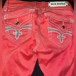 Beautiful rare find Authentic Rock Revival ankle jeans !!
